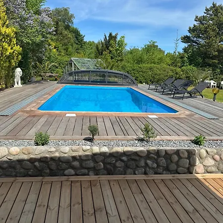 Villa Hyggeligt Med Pool Og Sauna Vejby