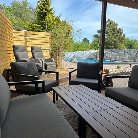 Villa Hyggeligt Med Pool Og Sauna Vejby