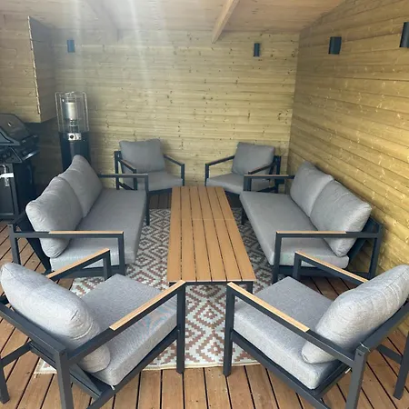 Hyggeligt Med Pool Og Sauna Villa