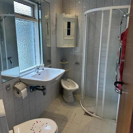 Hyggeligt Med Pool Og Sauna