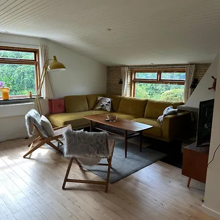 Villa Hyggeligt Med Pool Og Sauna Vejby