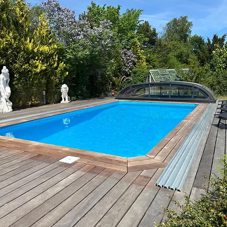 Hyggeligt Med Pool Og Sauna