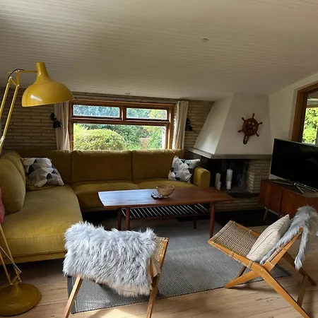 Villa Hyggeligt Med Pool Og Sauna Vejby
